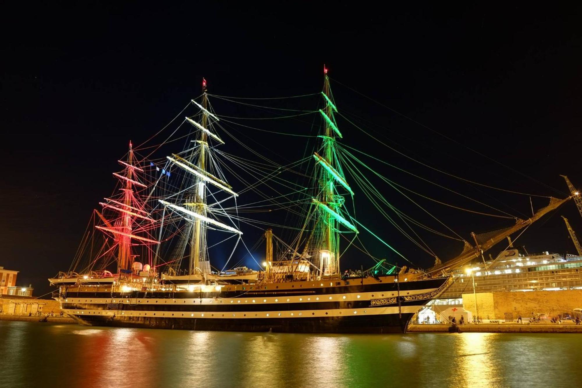 Japandi, Appartamento Zona Porto Mediceo ลีวอร์โน ภายนอก รูปภาพ
